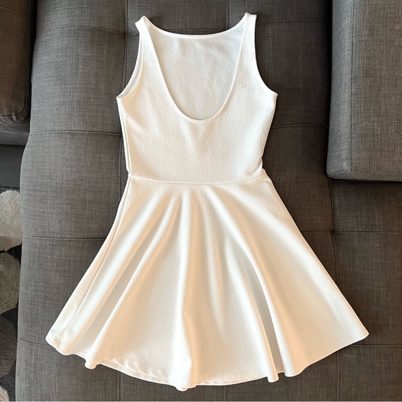 Pull & Bear A-line White Dress - size M - Picture 2 of 3